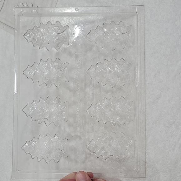 6 Plastic Christmas Tree Chocolate Molds!! - Picture 8 of 10